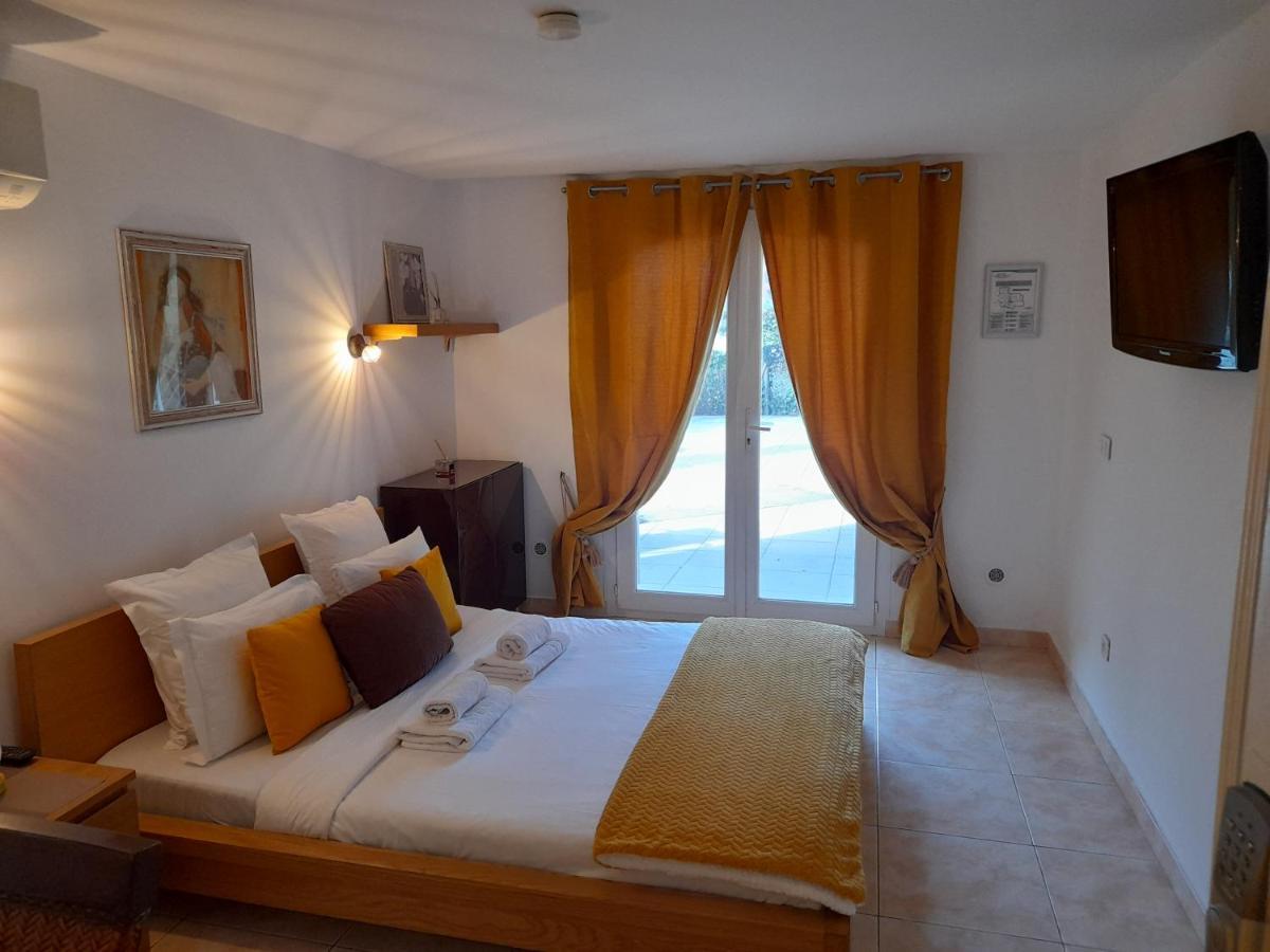 Hotel Villa Maya Gassin Εξωτερικό φωτογραφία